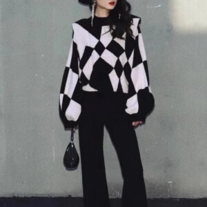 French Style Retro Checkerboard Sweater Women’s Thickened Autumn Winter Lazy Style Bubble Sleeve Loose Elegant Knitted Top