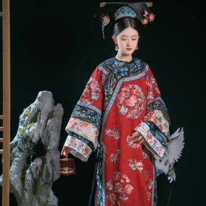 2025 chinese qing dynasty traditional women qipao Luxury 100% embroidery jacquard brocade cheongsam outdoor photography garment