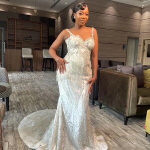 Aso Ebi Plus Size Off Shoulder Mermaid Wedding Dresses Rhinestones Beadings Flowers Sequined Lace Neck Bridal Gowns Dress