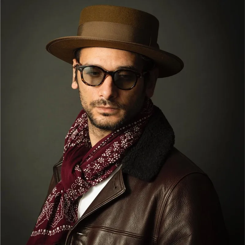 Men's elegant and stylish top hat with flat brim