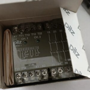 Original Pilz PILZ Safety Relay PNOZ 3S 10 24VDC Order Number 475695
