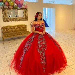 Red Princess Quinceanera Dresses Ball Gown Off The Shoulder Tulle Appliques Sweet 16 Dresses 15 Años Customized