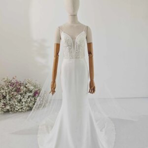 Spaghetti Strap V Neck Sexy Wedding Dress Lace Beaded Sequin Wedding Dress Bride’s Mesh Mermaid Wedding Dress