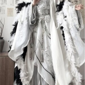 A heavy-duty embroidered robe Hanfu for Style Grand Ceremony fashion show