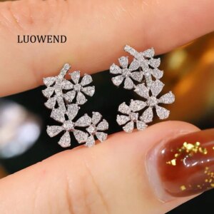 LUOWEND 100% 18K White Gold Earrings Romantic Flower Shape 0.60carat Real Natural Diamond Stud Earrings for Women Luxury Jewelry