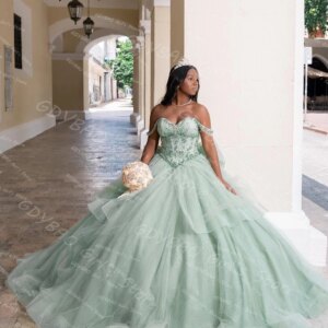 Girls Tiered Tulle Quinceanera Dress With Bow Off Shoulder Ball Gown Prom Dress Sweet 15 Customized Beaded Lace Evening Gown