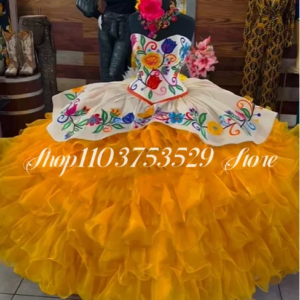 Gold Luxury Mexico Quinceanera Dresses 2025 Exquisite Floral Embroidered Lace 16 Sweetheart Corset Poncho vestidos de 15 Custom