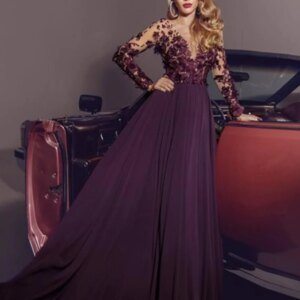 Elegant Solid Color Chiffon Mother of the Bride Dresses Appliques V Neck Sweep Train Lace Long Sleeve Formal Evening Prom Gowns