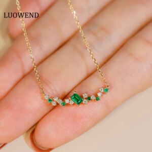 LUOWEND 18K Yellow Gold Necklace Romantic Shiny Design Real Natural Diamond Natural Emerald Pendant Necklace for Women Wedding