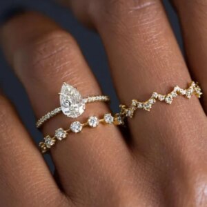 Custom Moissanite Gold Rings 18k 2 Carat Center 7*10mm Pear Cut Moissanite Jewelry For Women