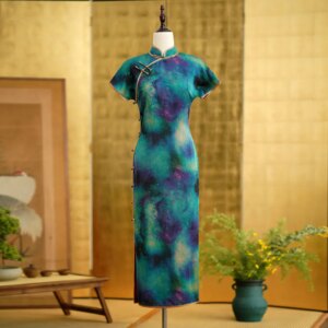 Xiangyun Yarn Heavy High Quality Real Silk Vintage Cheongsam Qipao Women’s Clothing Dress Starry Daily Gambiered Guangdong