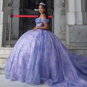 Lavender Shiny Princess Quinceanera Dresses Off Shoulder Sequin Applique Flower Beading Crystal Tull Corset Sweet 16 Dress Ball