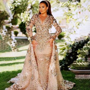 Luxury Crystal Sequined Evening Dresses Luxury V-Neck Long Sleeves Beads Prom Gowns Elegant Court Train Mermaid Party Dresses