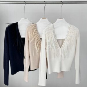 High-End Women’s Autumn Winter New V-neck Feather Stitching Cashmere Knitted Cardigan