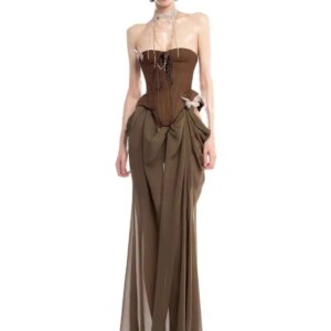 Summer Rose Vietnam’s Niche Sexy Strapless Fishbone Dress Design Exudes A Slimming Temperament With A Long Skirt