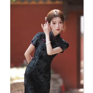 Old Shanghai Retro Chinese Style Tie-Dyed Flocking Cheongsam Qi Pao Winter New Improved Middle-Aged and Elderly