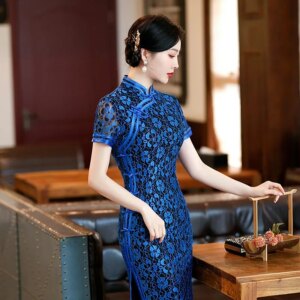Women’s blue cheongsam lace hollow-out craft short-sleeved stand-up collar evening dress
