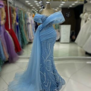 Elegant Sky Blue Pearls Formal Occasion Dress with Side Tail Dubai Woman Tulle Crystal Beaded Evening Dresses robes de soirée