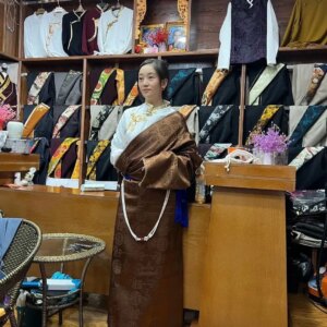 Best-Selling New Type Fleece-lined Thickened Tibetan Robe Costumes Clothing Lightweight Warm High-End 2025