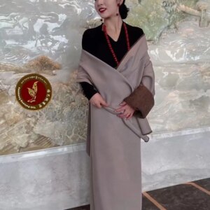 Autumn and Winter Thickening Tibetan Costumes New Robe Warm Women’s Clothing