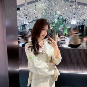 New Chinese style pan embroidery short coat female design blouse