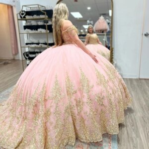 Pink Sparkly Quinceanera Dresses Sweetheart Ball Gown Gown Gold Applique Lace Beads Birthday Sweet 16 Evening Prom vestidos de