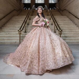 Pink Ball Gown Quinceanera Dress 2025 Appliques Lace Beads Bow Off Shoulder Sweet 16 Years Vestidos 15 De XV Anos Birthday