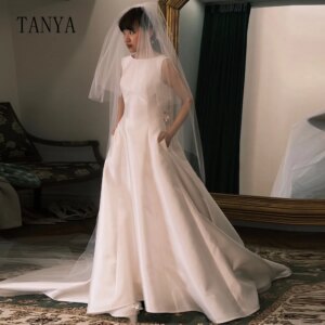 Classic Satin Wedding Dress With 3D Flowers Backless Sleeveless A Line Sweep Train Simple Bridal Gown Robe De Mariée TSWD366