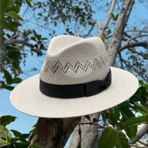 Summer hand-woven hollow grass hat for men and women with large eaves