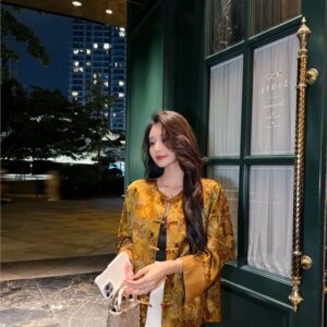 New Chinese style acetic acid plate coat female design loose top