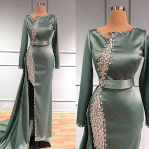 Luxury Crystals Evening Dresses Elegant Long Sleeves O-Neck Prom Gowns Fashion Pleated Floor Length Side Slit Party Dresses