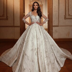Luxurious V-neck Bridal Gown 2025 Charming Applique Wedding Dress Romantic Lace Long Sleeve Floor-Length Gown Customized