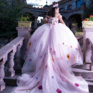 Light Pink Ball Gown Quinceanera Dresses Off The Shoulder Colorful Floral Appliques Lace Tull Corset Vestidos De 15 Años
