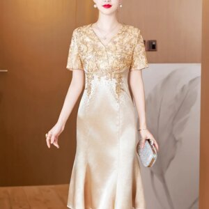 Champagne Mermaid Mother Of The Bride Dresses Elegant Tea-Length Women Special Occasion Gowns