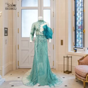 High end luxury long sleeved lace trailing fishtail stand collar bridal wedding banquet dress