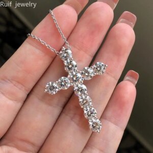 Ruif Customize 18K Gold Classci Cross 0.5ct HPHT Lab Grown Dimaond Pendant Necklace for Women Chain Necklace Birthday Gift