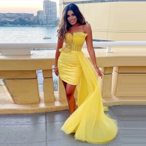 Yellow Mini Prom Dresse With Side Train Strapless Pleats Sequins & Satin Girls Homecomig Dress Holiday Cocktail Gowns To Party