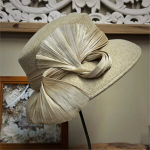Autumn and winter Hepburn wind light luxury wide eaves silk hemp hair hat elegant fashion lady