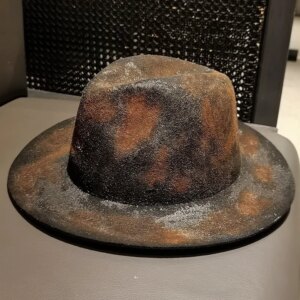 hat Black brown light coat personality fashion top along the jazz