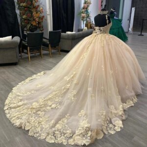 Champagne Shiny Beading Ball Gown Quinceanera Dresses Spaghetti Strap Sleeveless Floral Appliques Lace Corset Vestidos De 15Años