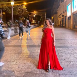 Customized  Elegant Red Jersey Evening Dress Temperament Strapless Sleeveless Sweep Train Side Slit Bespoke Occasion Go