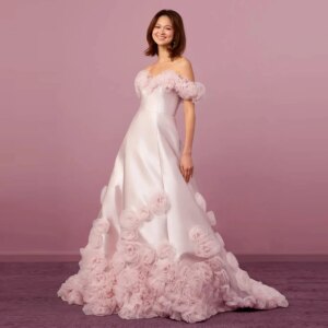 Customized Off The Shoulder Flowers Wedding Dress For Women V Neck Satin Sweep Train Romantic 3D Rose Bridal Gown Chic TSWD544