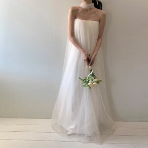Elegant Soft Tulle Strapless Bridal Dress A Line Floor Length Sleeveless Wedding Dress Simple Bridal Photo Shoot Dress TSWD614
