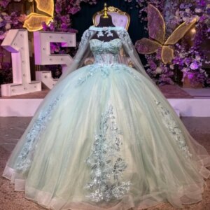 Light Green Shiny Princess Quinceanera Dresses Appliqued Lace Beading Tull Sweet 16 Dress Sweetheart Off Shoulder Ball Gown With