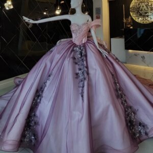 Light Purple Quinceanera Dresses Off Shoulder Ball Gown Sweet 16 Dress Applique Lace Bow Beading Crystal Tull Birthday Party Ves