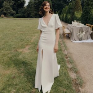 Customized V Neck Soft Satin Wedding Dress Elegant High Side Split Sheath Bridal Gown Short Sleeves Backless Bridal Party Dress