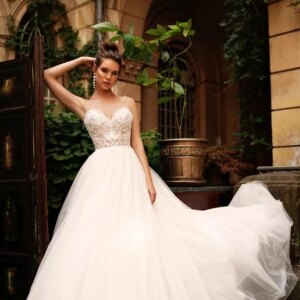 A Line Beach Sexy Italian Strap Wedding Dress Beaded Spaghetti Lace Applique Cross Halter Bridal Dress robes de marie 2024