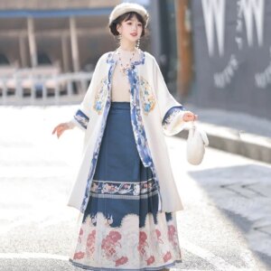 The new Hanfu women’s collar front skirt thickened with velvet embroidery daily style