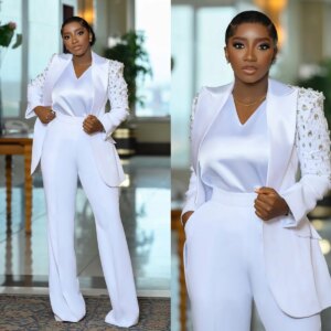 Solid White Women Suits 2 Pieces Crystal Beads Blazer & Pants Customized Wedding Tuxedo Evening Cocktail Celebrity  Outfit