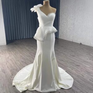 Weddings Dresses 2025 Brides One Shoulder Beading Crystal Lace Up Back Sexy Bridal Dress Sweep Train